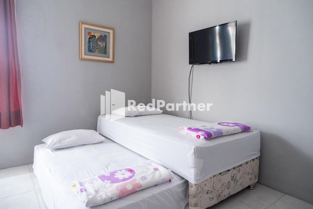 Omah Capung near Malioboro Area RedPartner Hotel Yogyakarta Exterior foto